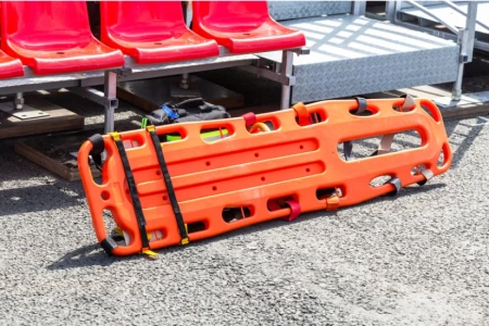 Deska ortopedyczna – zastosowanie, rodzaje i wybór profesjonalnej deski ratowniczej